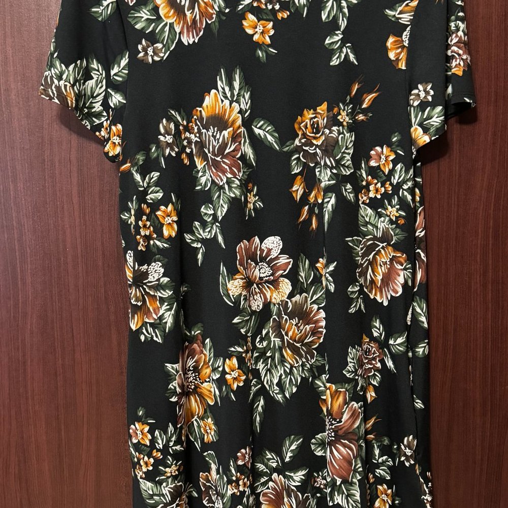 Women's Floral Dress - Picture 6 of 6